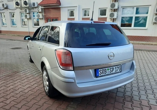 Opel Astra cena 13600 przebieg: 174000, rok produkcji 2010 z Ustroń małe 106